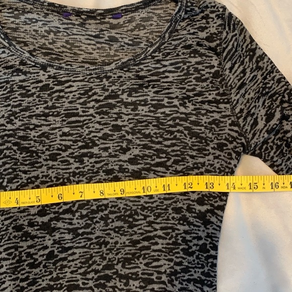 Y2k BCBG Black gray burnout Long Sleeve fitted crew neck top size large - Picture 7 of 7